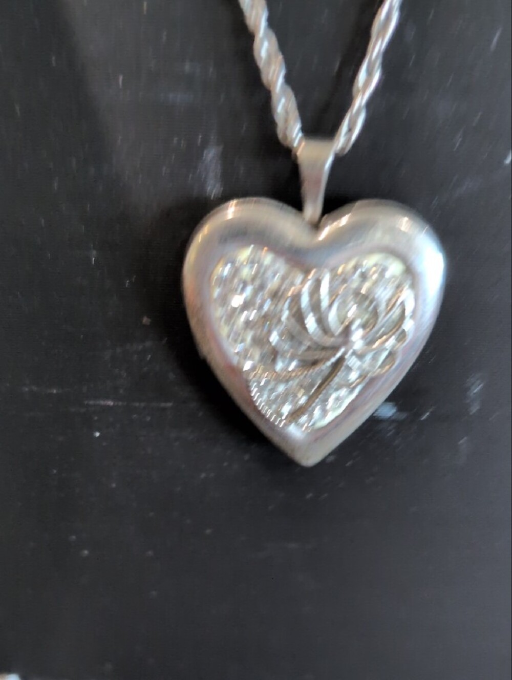 Jared Sterling Silver Crystal Angel Heart Locket Necklace 26 Inch - Picture 7 of 7